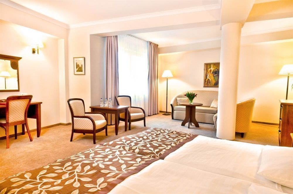 אוסטקה Hotel Lubicz מראה חיצוני תמונה