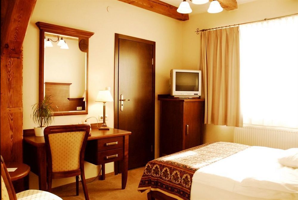אוסטקה Hotel Lubicz מראה חיצוני תמונה