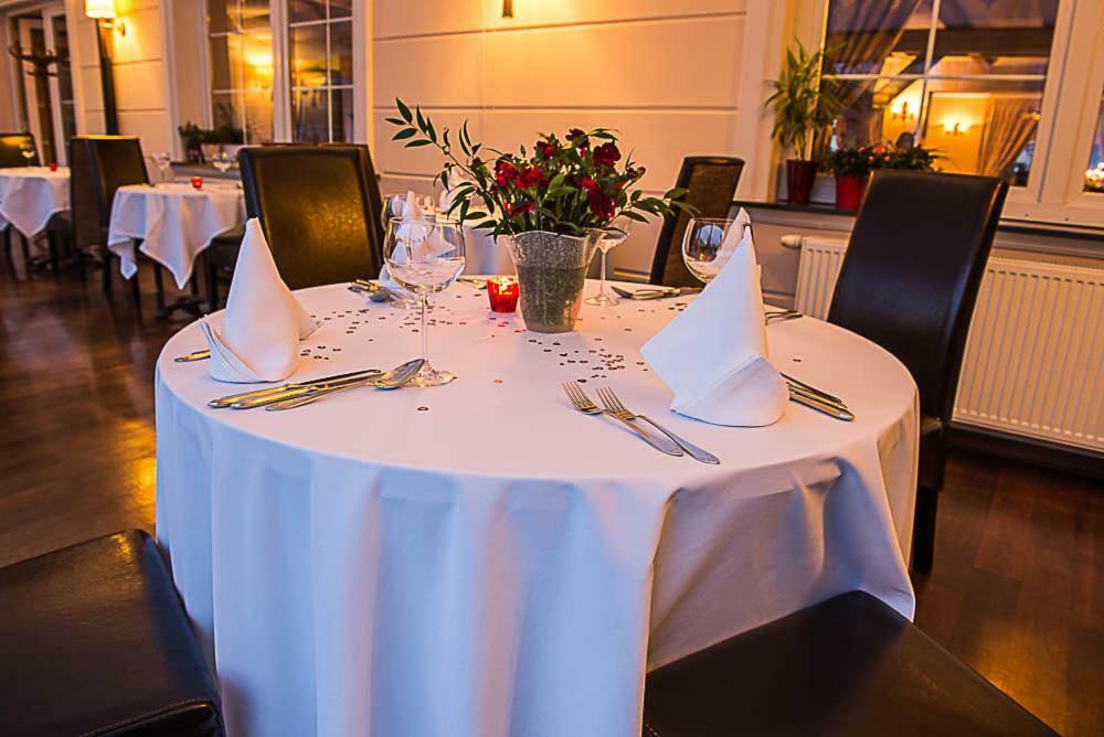 אוסטקה Hotel Lubicz מראה חיצוני תמונה