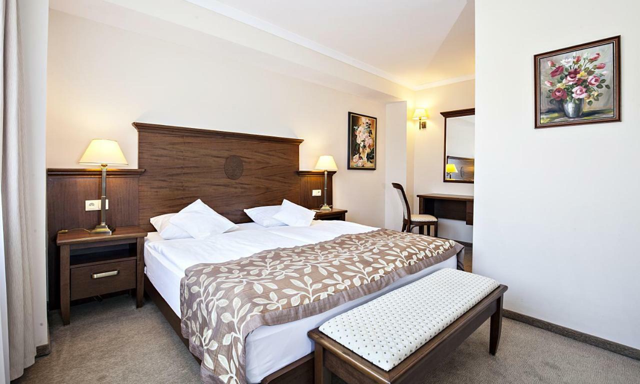 אוסטקה Hotel Lubicz מראה חיצוני תמונה